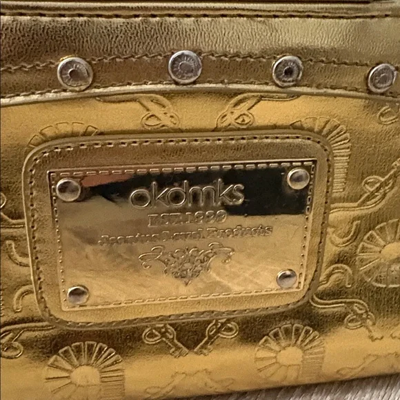 AKDMKS Gold Knuckle Clutch - Picture 3 of 11